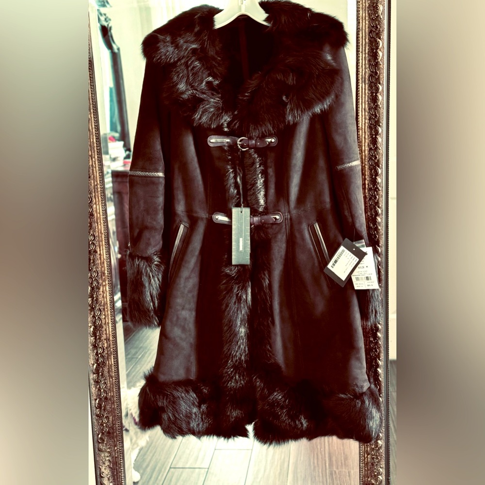 Shearling coat new ( size M)